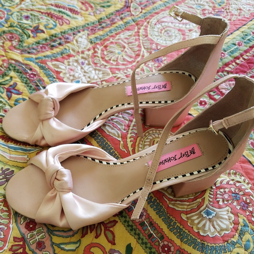 Betsey Johnson blush pink satin sandals 8.5